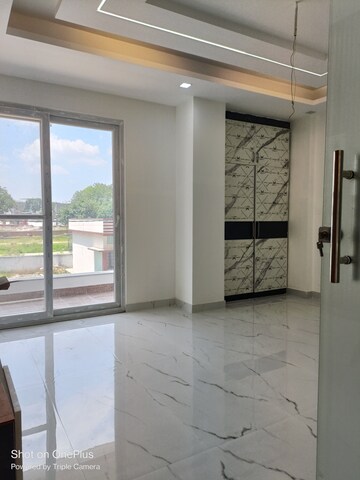 Room in 3 BHK Builder Floor at Sewla Kalan – for Sale