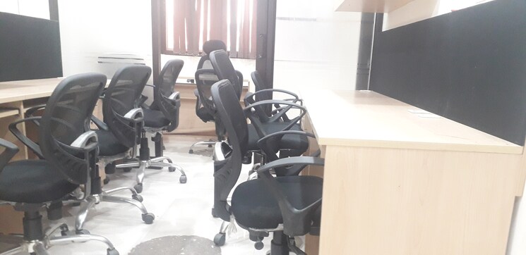Team Area, netaji subhash place Commercial Office Space 350 Sq.Ft. In Netaji Subhash Place Delhi 8773905