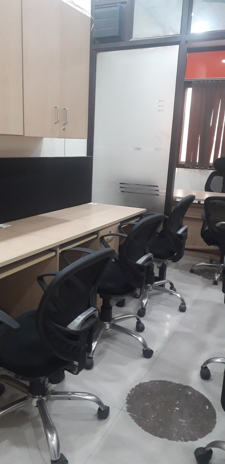 Team Area, netaji subhash place Commercial Office Space 350 Sq.Ft. In Netaji Subhash Place Delhi 8773905