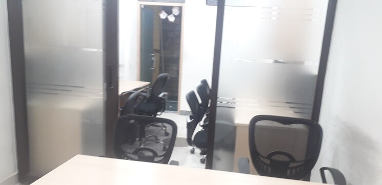 Team Area, netaji subhash place Commercial Office Space 350 Sq.Ft. In Netaji Subhash Place Delhi 8773905