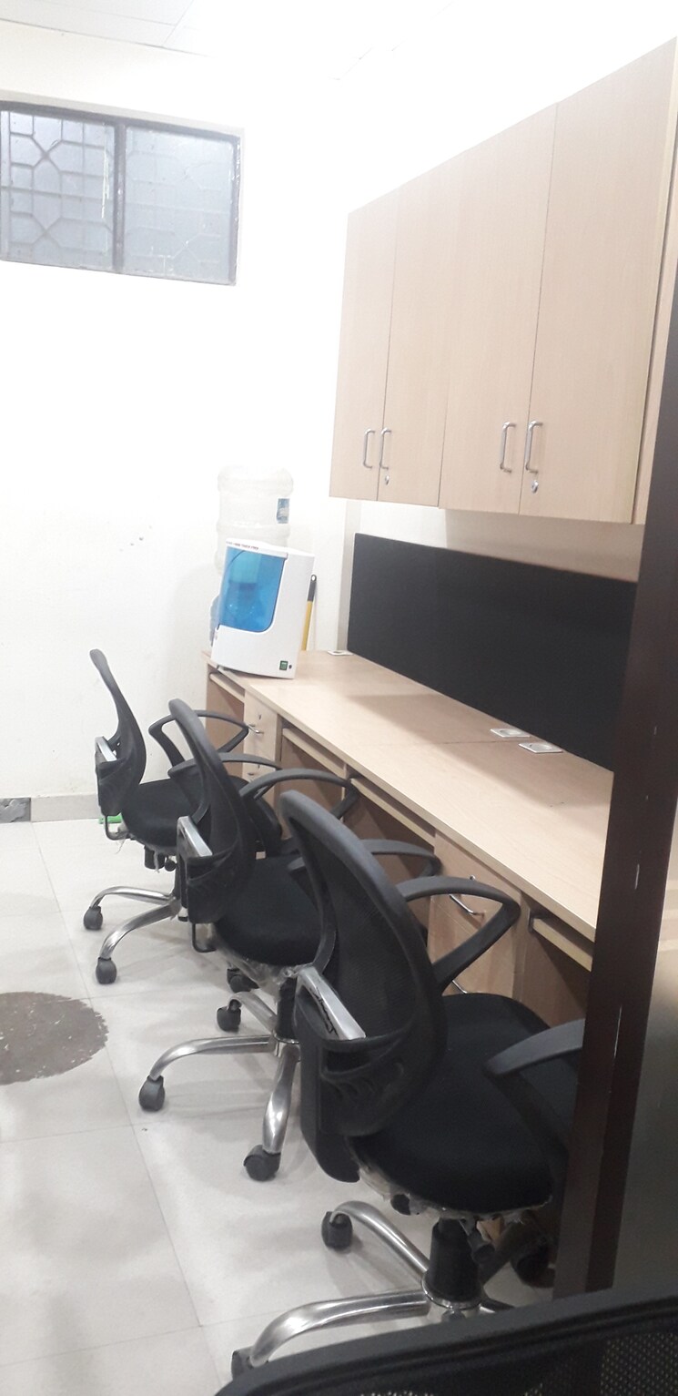 Team Area, netaji subhash place Commercial Office Space 350 Sq.Ft. In Netaji Subhash Place Delhi 8773905