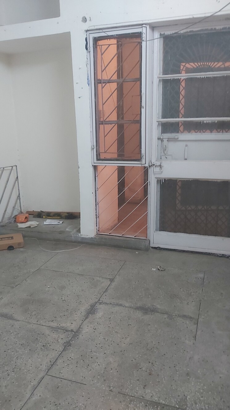 Room, mayur vihar 1.5 Bedroom 750 Sq.Ft. Apartment In Mayur Vihar Delhi 8773917