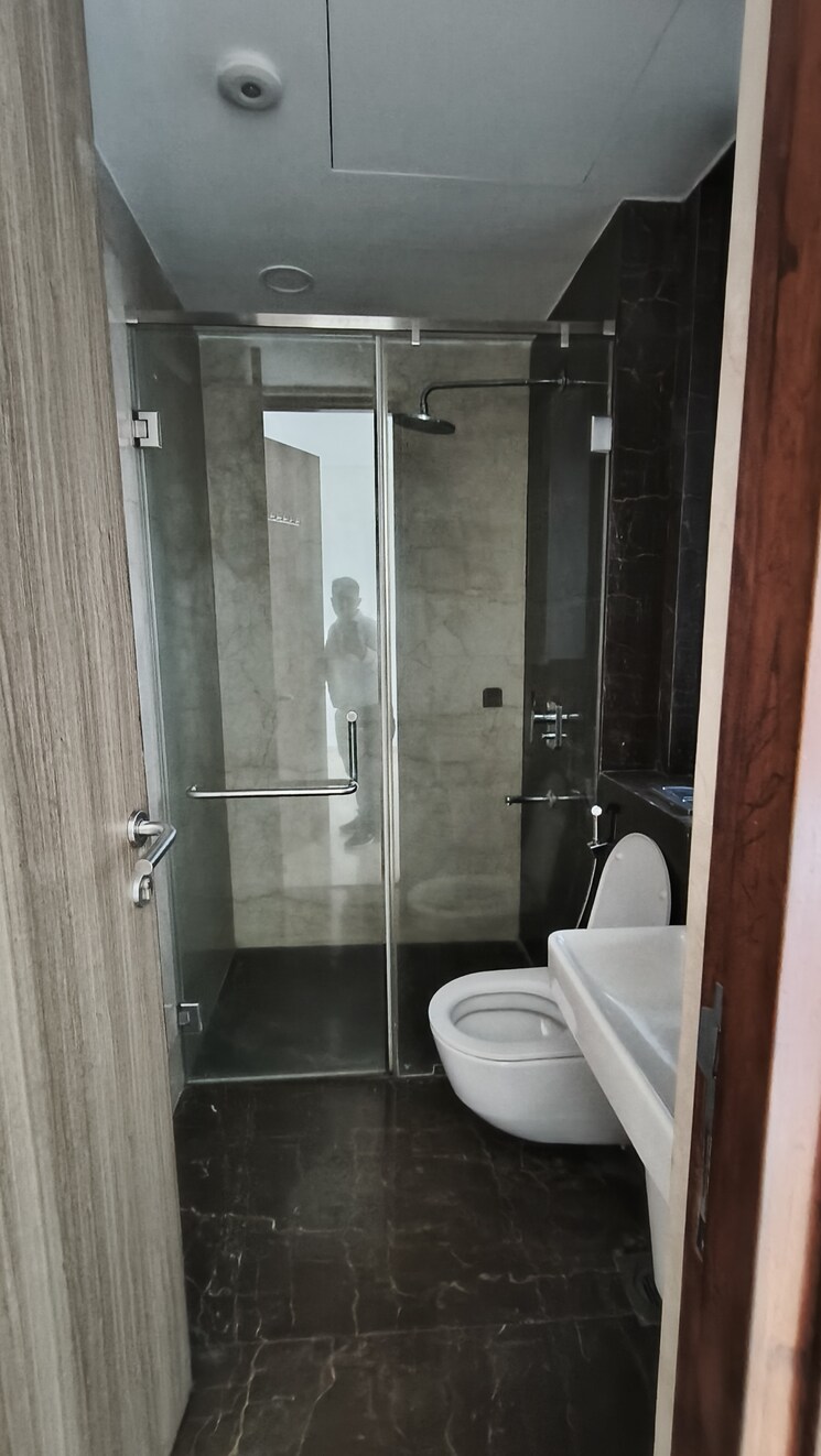Attached Bathroom, lodha-parkside 3 Bedroom 1092 Sq.Ft. Apartment In Worli Mumbai 8773934