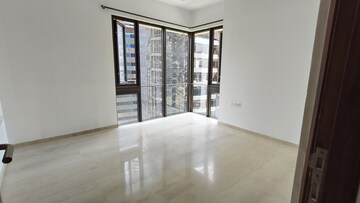 Master Bedroom in 3 BHK Apartment at Lodha Parkside, Worli – for Rent