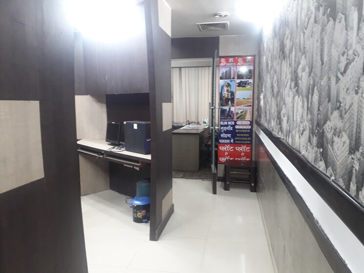Kitchen, netaji subhash place Commercial Office Space 600 Sq.Ft. In Netaji Subhash Place Delhi 8773920