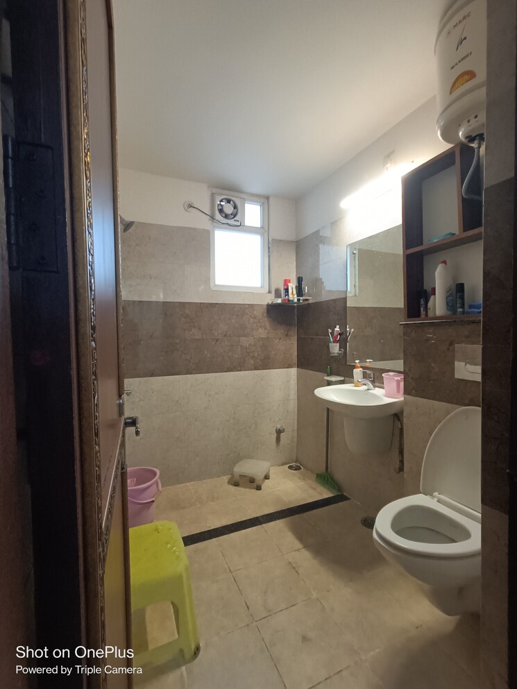 Bathroom, gms road 3 Bedroom 1814 Sq.Ft. Apartment In Gms Road Dehradun 8773939