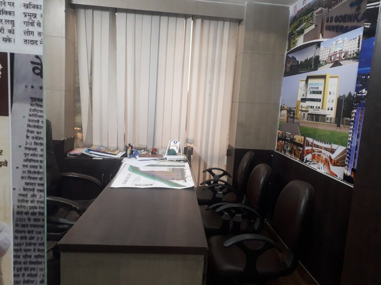 Team Area, netaji subhash place Commercial Office Space 600 Sq.Ft. In Netaji Subhash Place Delhi 8773920