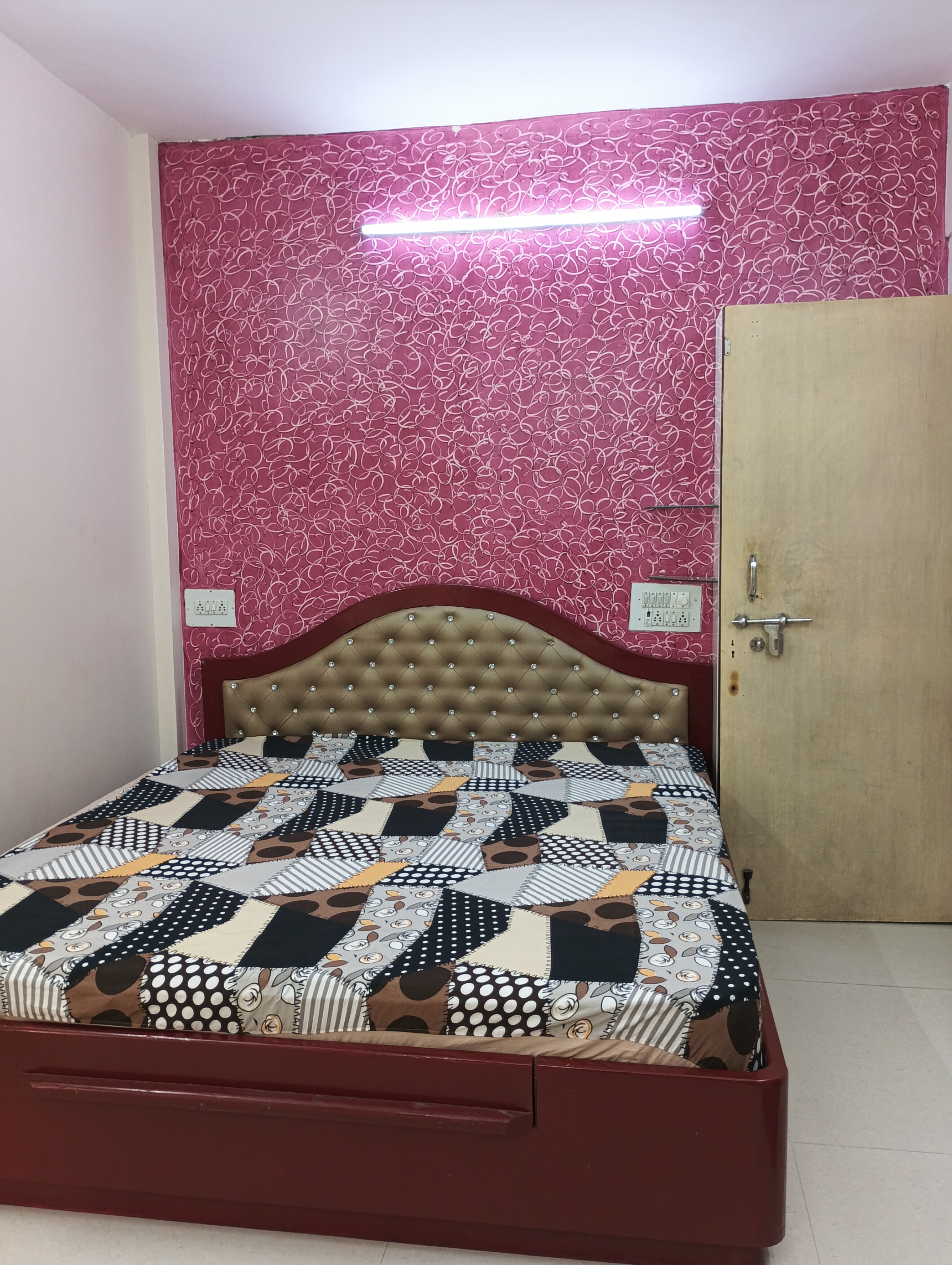 Pg For Rent in Vile Parle West