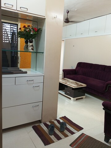  Pg – Entrance View at Vile Parle West - for Rent