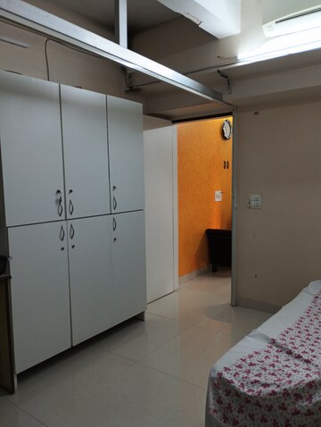 Room in  Pg at Vile Parle West – for Rent