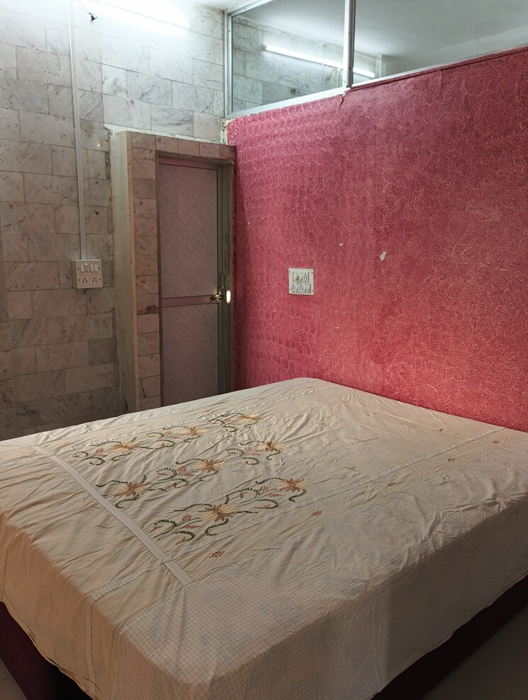 Room, vile parle west Pg For Girls In Vile Parle West 8773963