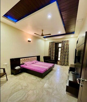 Bedroom in 6+ BHK Villa at Mahanagar – for Sale
