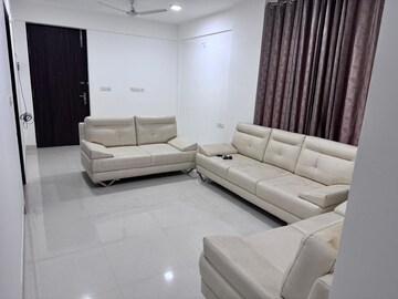 2 BHK Apartment For Rent in South City