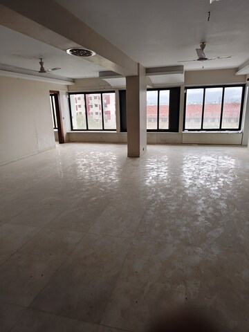 Room in 4 BHK Apartment at A1 Apartment, Malabar Hill – for Sale