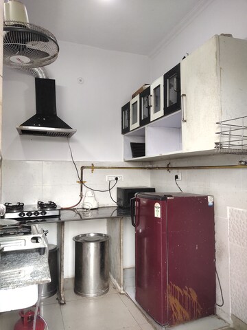 Kitchen in 1 BHK Apartment at Gomti Nagar – for Rent