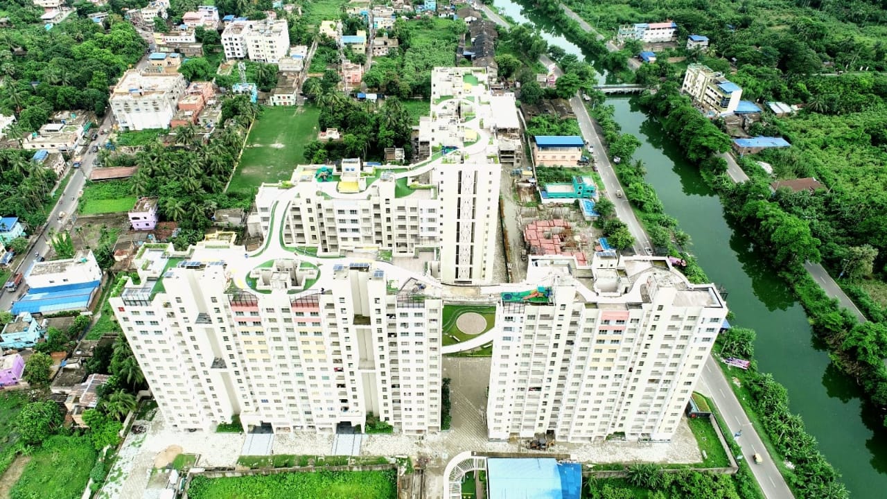 2 BHK + Extra Room Apartment For Sale in Siddha Suburbia