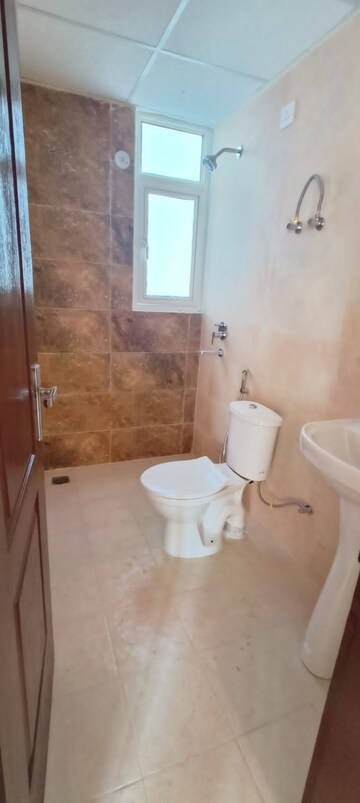 Bathroom in 3 BHK Apartment at Omaxe Waterscapes, Gomti Nagar – for Rent