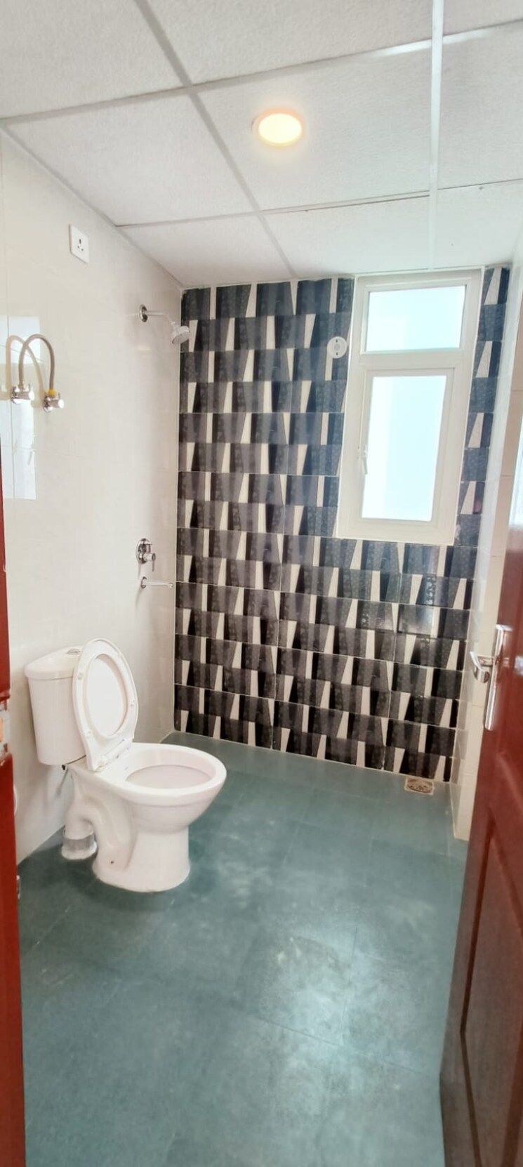 Bathroom, omaxe-waterscapes 3 Bedroom 977 Sq.Ft. Apartment In Gomti Nagar Lucknow 8774000