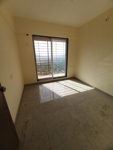 Room in 1 BHK Apartment at Damji Shamji Mahavir Kalpavruksha Wing J Phase 2, Kasarvadavali – for Rent