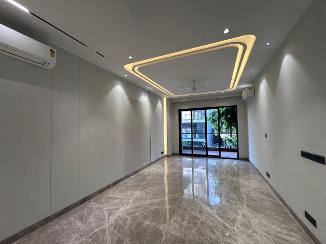 4 BHK + Servant Room Builder Floor For Rent in New Friends Colony 