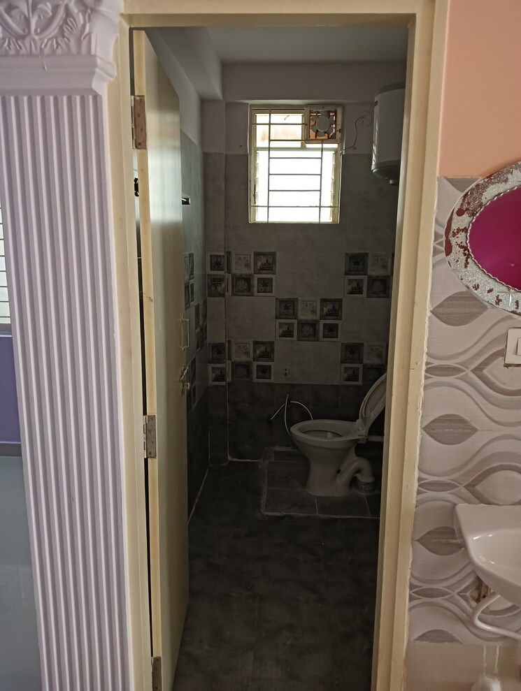 Bathroom, saranya-shantiniketan 2 Bedroom 1030 Sq.Ft. Apartment In Whitefield Bangalore 8774023