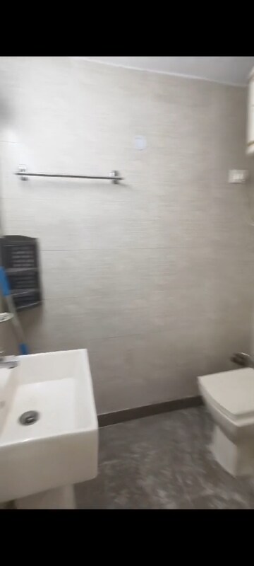 Furnished Amenities in 2 BHK Builder Floor at Lajpat Nagar – for Rent