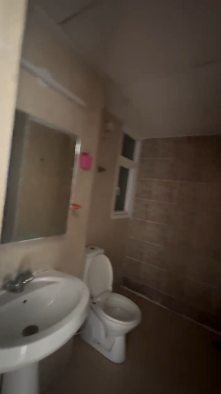 Bathroom, saviour-greenisle 2 Bedroom 1250 Sq.Ft. Apartment In Sain Vihar Ghaziabad 8774043