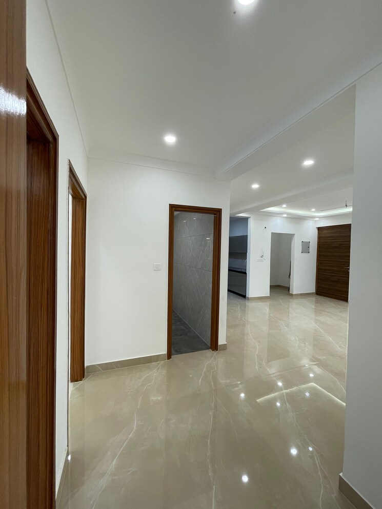 Room, gms road 3 Bedroom 1972 Sq.Ft. Apartment In Gms Road Dehradun 8774046