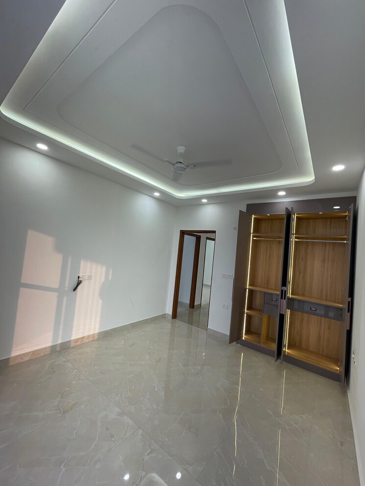 Room, gms road 3 Bedroom 1972 Sq.Ft. Apartment In Gms Road Dehradun 8774046