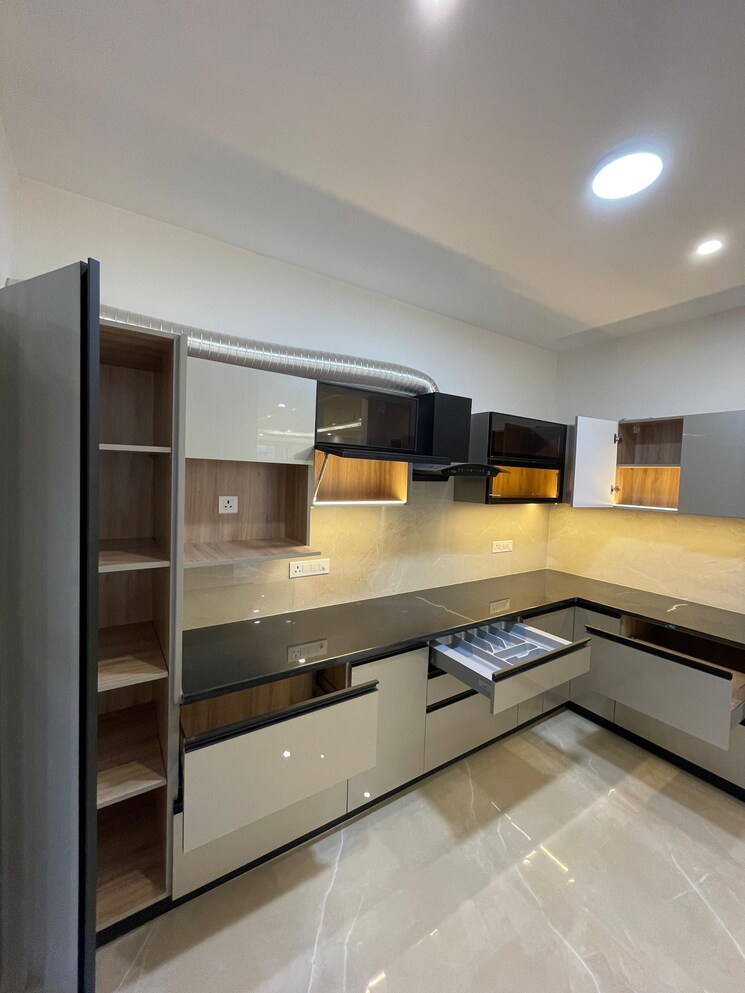 Kitchen, gms road 3 Bedroom 1972 Sq.Ft. Apartment In Gms Road Dehradun 8774046