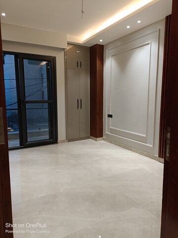 Room in 3 BHK Builder Floor at Seema Dwar – for Sale