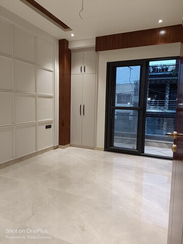 Room in 3 BHK Builder Floor at Seema Dwar – for Sale