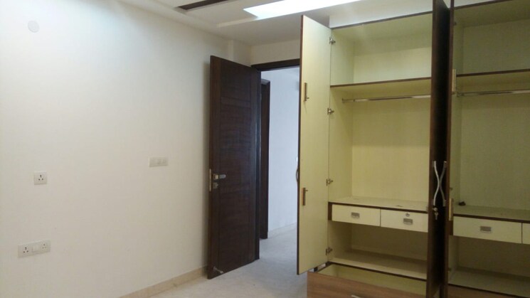 undefined, shivalik colony 3 Bedroom 1800 Sq.Ft. Builder Floor In Shivalik Colony Delhi 8774077