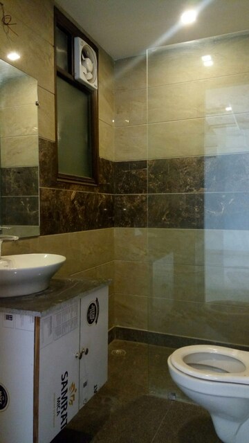 Kitchen in 3 BHK Builder Floor at Shivalik Colony – for Rent