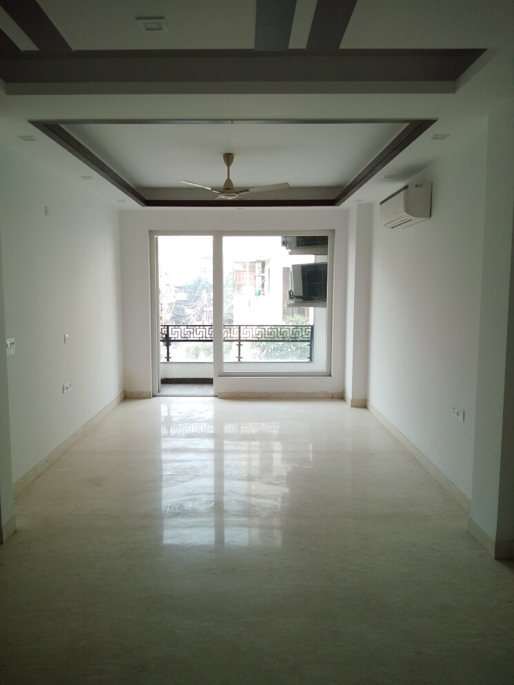 Room, shivalik colony 3 Bedroom 1800 Sq.Ft. Builder Floor In Shivalik Colony Delhi 8774077