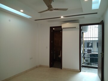 Room in 3 BHK Builder Floor at Shivalik Colony – for Rent
