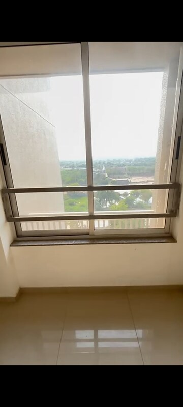 Furnished Amenities in 3 BHK Apartment at Goyal Orchid Valley, Shela – for Rent
