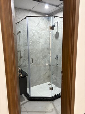 Bathroom in 3 BHK Builder Floor at Unitech Arcadia, South City 2 – for Sale