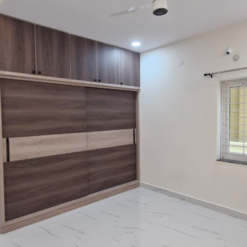 Room in 3 BHK Builder Floor at Kondapur – for Rent