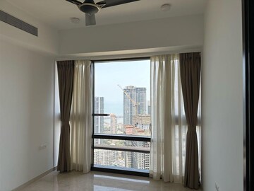 Room in 4 BHK Apartment at Lodha The Park, Worli – for Rent
