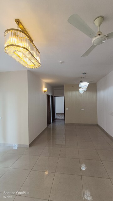 Room in 4 BHK Apartment at ABA Ivy County, Sector 75 – for Rent
