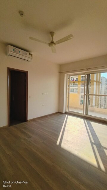 Room in 3 BHK Apartment at ABA Ivy County, Sector 75 – for Rent