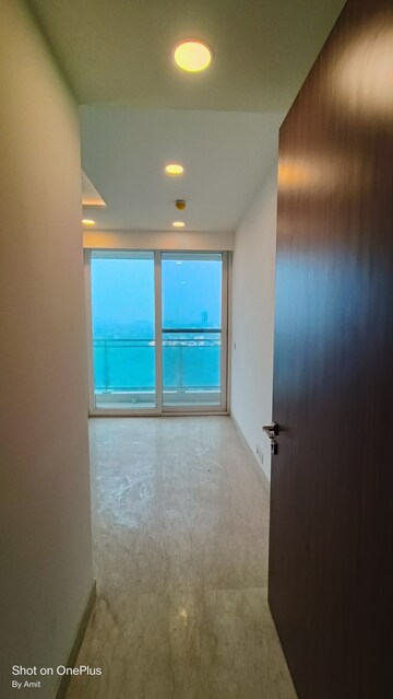 Room in 3 BHK Apartment at Ambience Tiverton, Sector 50 – for Rent