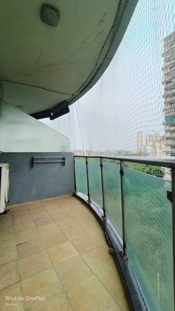 Bathroom in 3 BHK Apartment at Omaxe Twin Towers, Sector 50 – for Rent