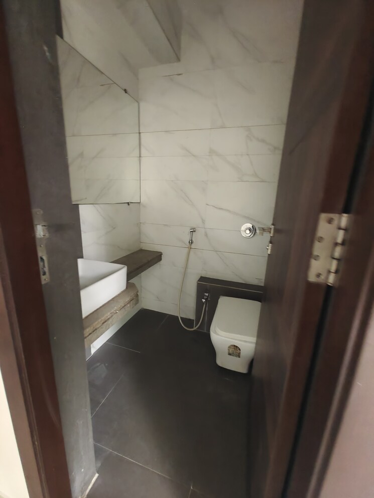 Bathroom, nexus-hyde-park-residency 3 Bedroom 1000 Sq.Ft. Apartment In Manpada Thane 8774190