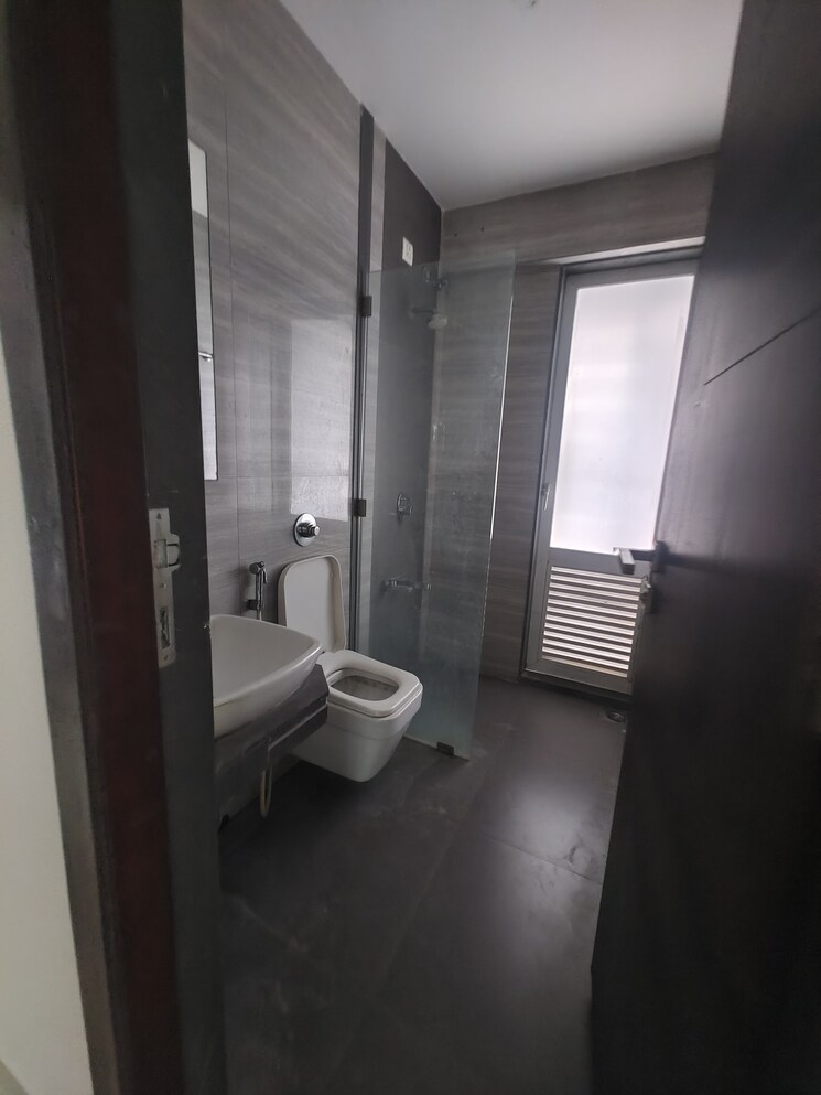 Bathroom, nexus-hyde-park-residency 3 Bedroom 1000 Sq.Ft. Apartment In Manpada Thane 8774190