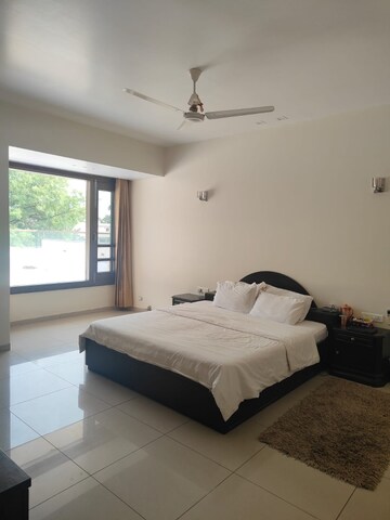 Bedroom in 3 BHK Builder Floor at Sector 18 – for Rent