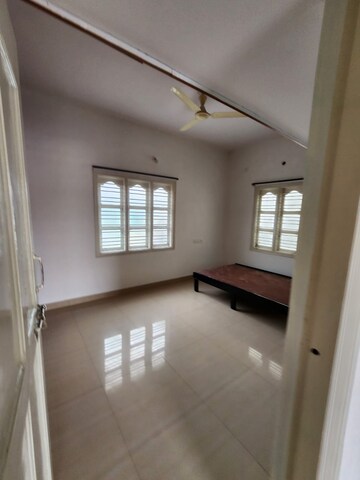 Room in 2 BHK Builder Floor at Hsr Layout – for Rent
