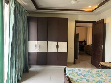 Bedroom in 3 BHK Builder Floor at Sector 18 – for Rent