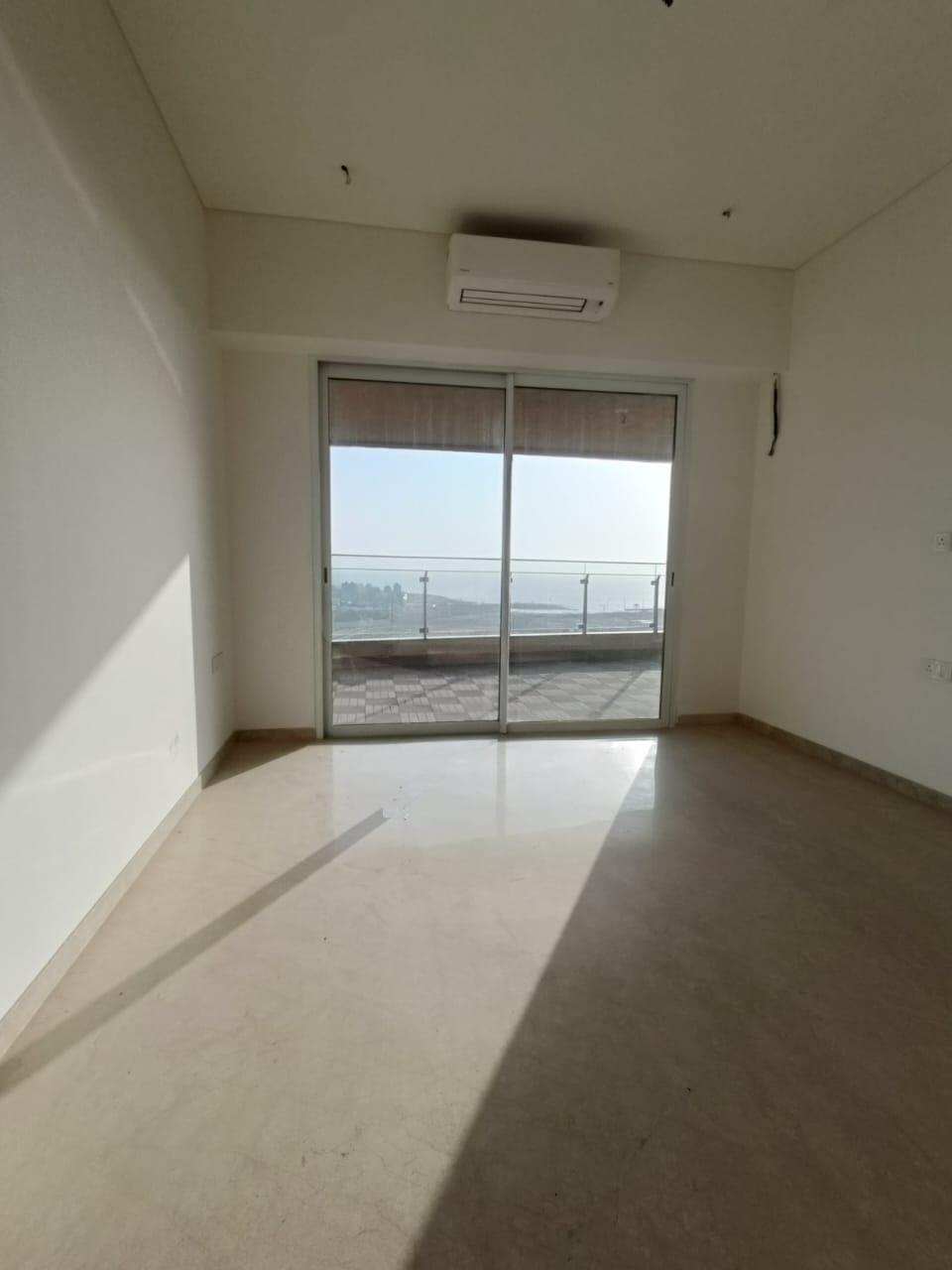 3 BHK + Servant Room Apartment For Rent in Lokhandwala Minerva Mahalaxmi